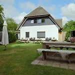 Theislandlife Texel - Wellness, Sauna, Jacuzzi, Massage Bed & Breakfast *