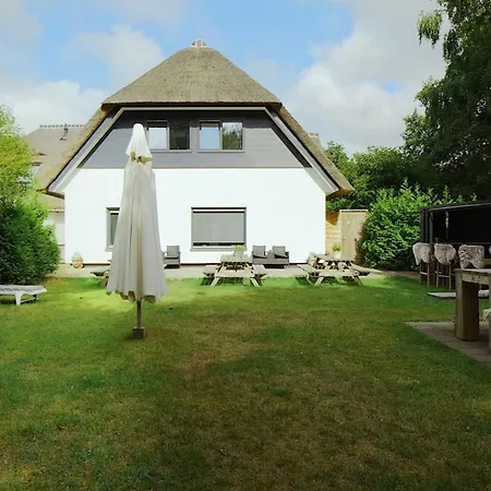 Theislandlife Texel - Wellness, Sauna, Jacuzzi, Massage Bed & Breakfast