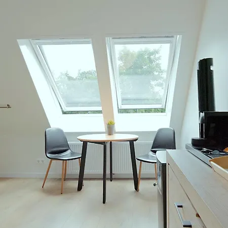 Theislandlife Texel - Wellness, Sauna, Jacuzzi, Massage Bed & Breakfast